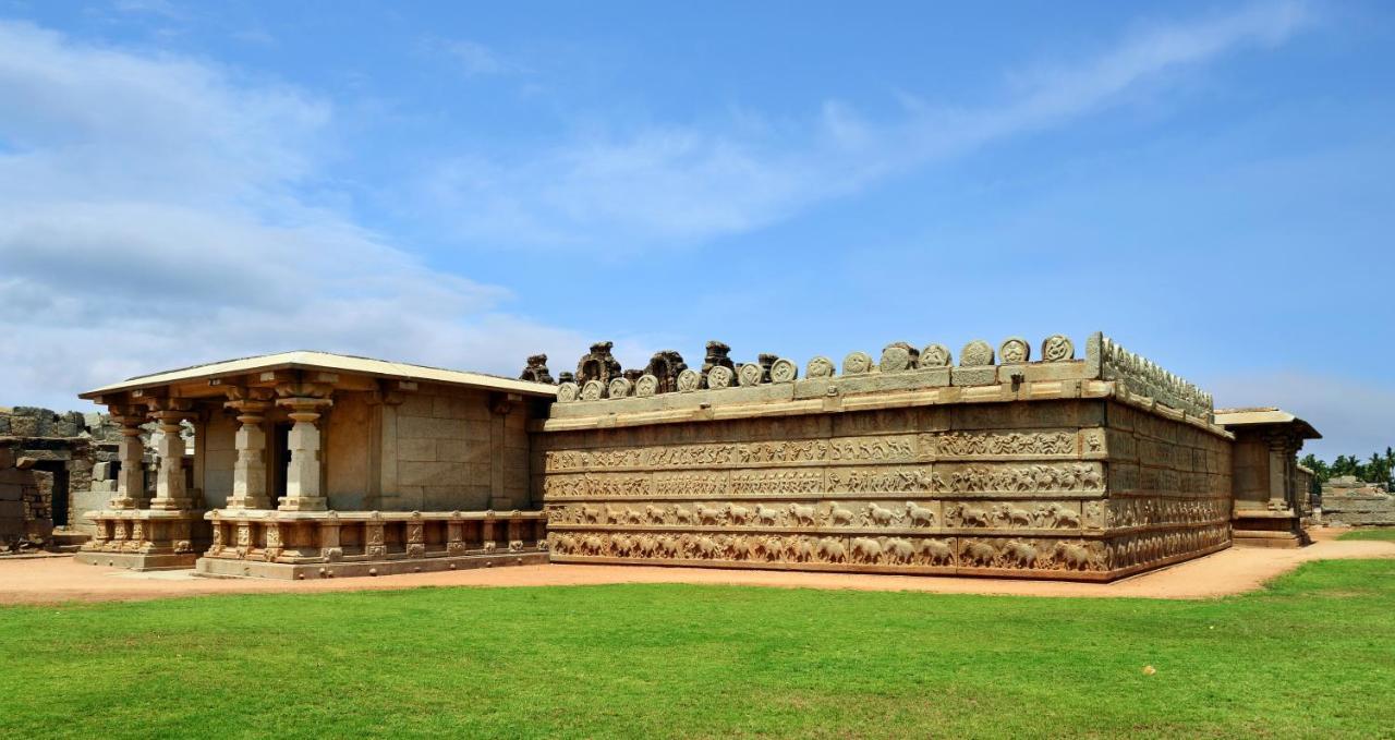 Clarks Inn Hampi Kamalapur Exterior foto